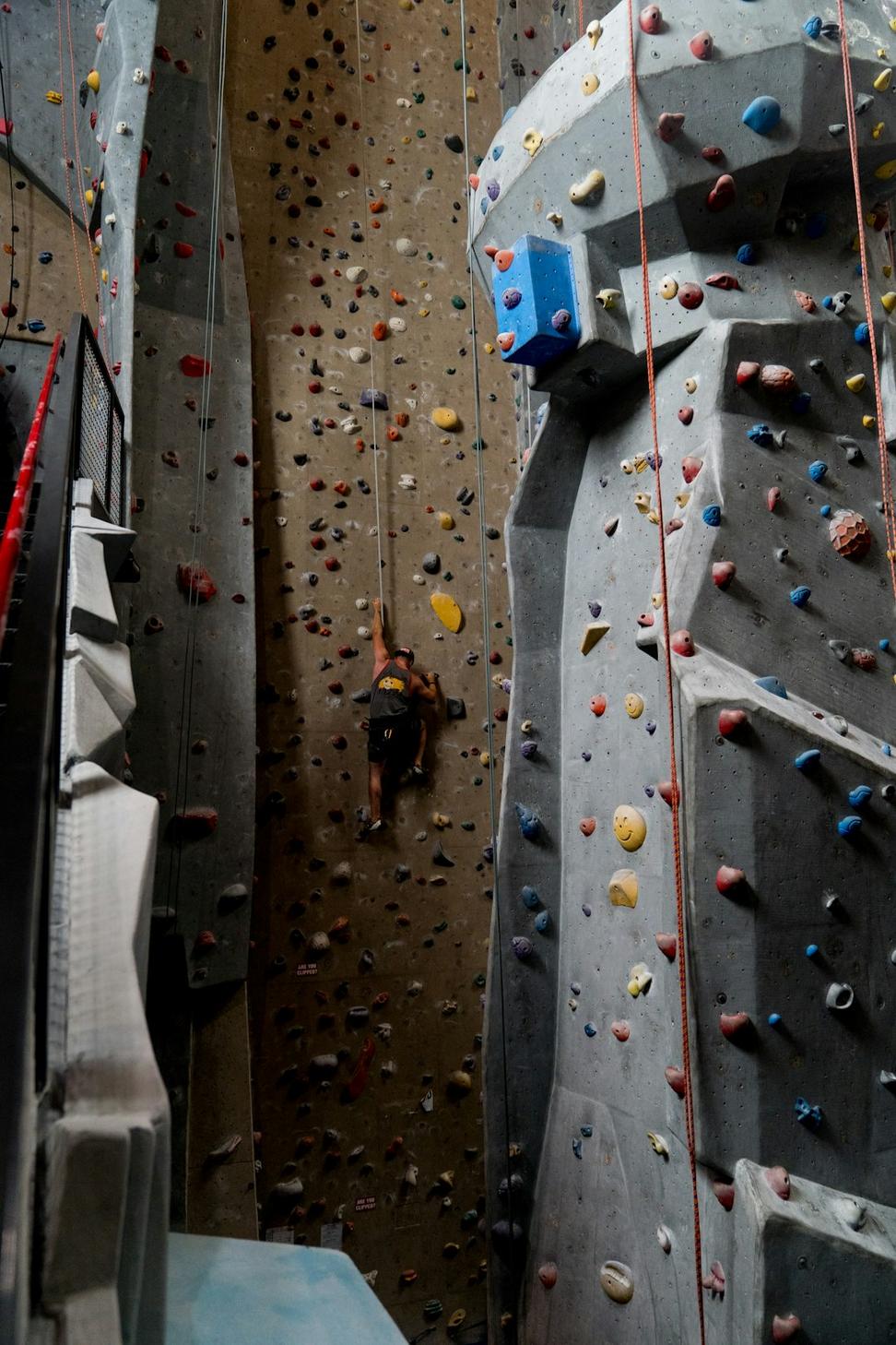 Dynamic climbing route